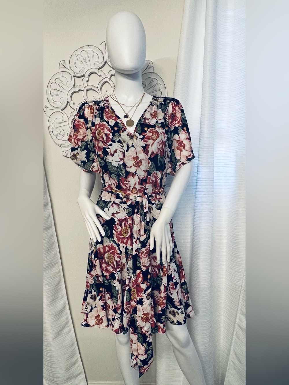 White House Black Market Multicolor Floral Garment
